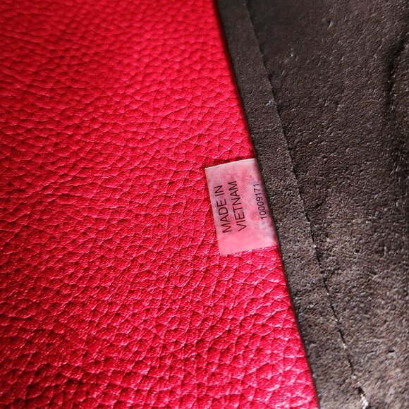 Like New!  Tory Burch red McGraw bucket bag with shoulder strap and dust bag - Picture 6 of 12